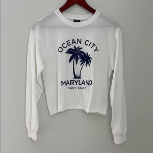 Ocean City Maryland Palm Tree Long Sleeve Cropped Tee - White & Navy NWOT Size M